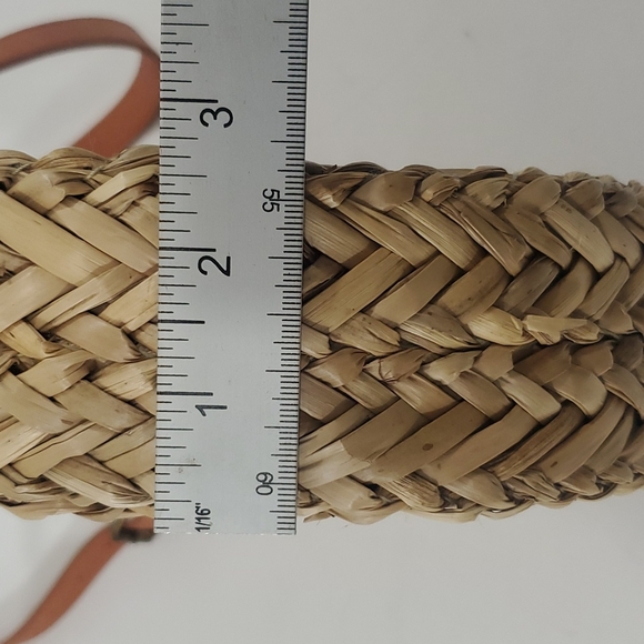 Universal Goods Co. Straw purse - round shape - Picture 15 of 16